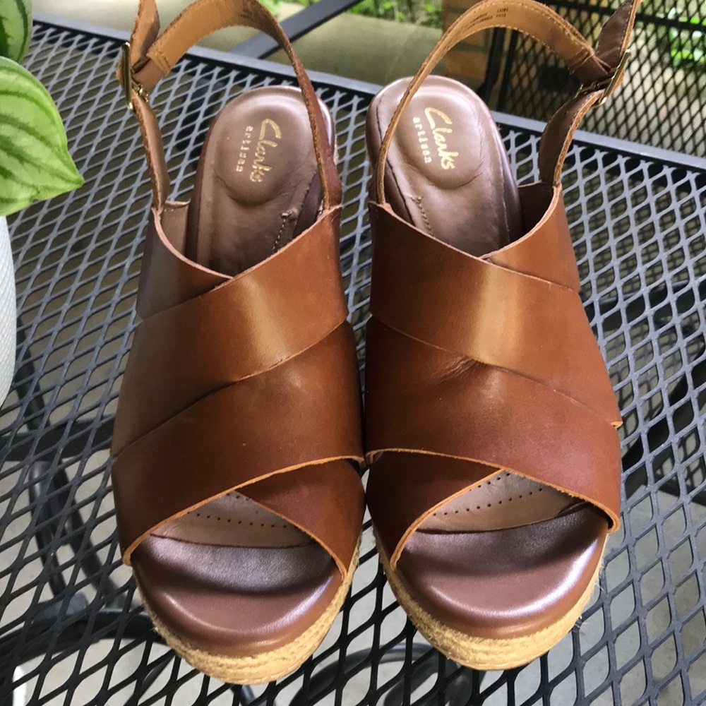 Clarks Artisian Leather Wedge in Excellent Condition ‼️